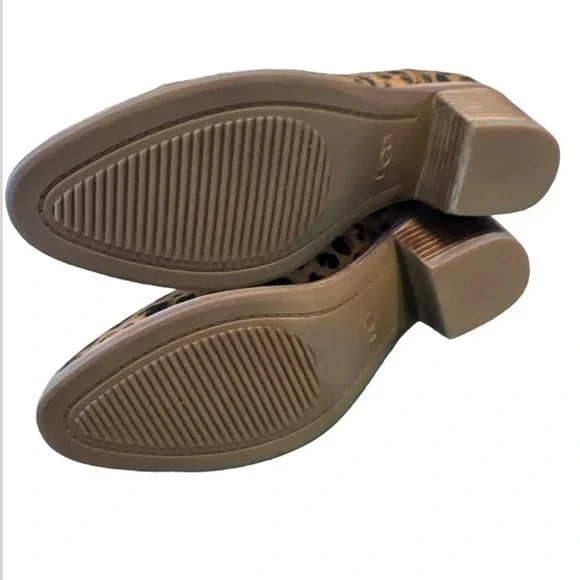 UGG Kingsbury Leopard Bootie - Picture 6 of 8